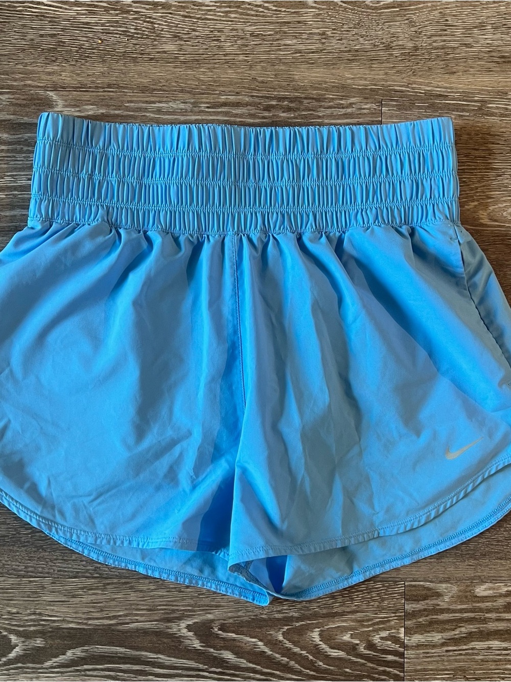 Nike Women’s High Waisted Dri-FIT Shorts Bright Blue (L)
